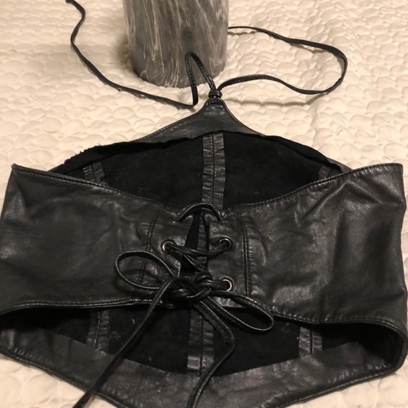 Soft black leather outfit - Picture 4 of 4